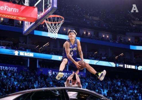 开云体育官网-【现场】单项赛带来全明星高潮 正赛球迷意兴阑珊