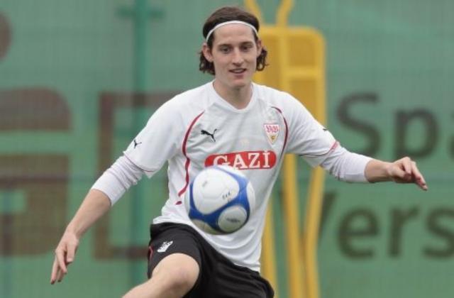 1695907004329045406.jpg 开云体育平台-踏实勤奋的全能中场!前德国国脚鲁迪宣布退役